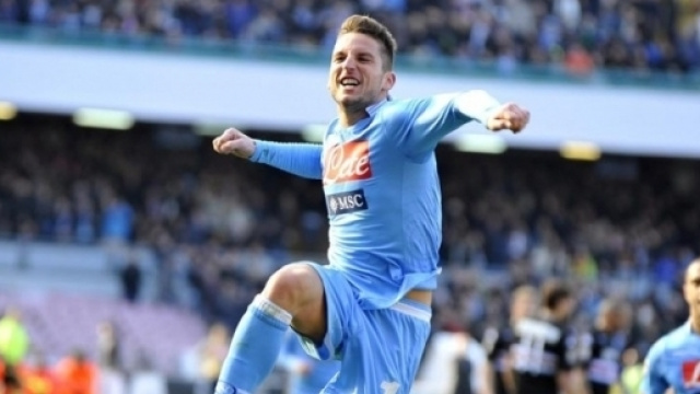 Super Mertens show al San Paolo, il Napoli vola al terzo posto