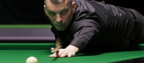 Mark Davis edges out Liang to secure O'Sullivan quarter-final ... - eurosport.com