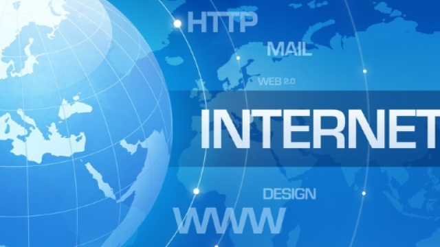 Internet, in un mese gli italiani che si sono collegati sono stati 29,8 milioni.