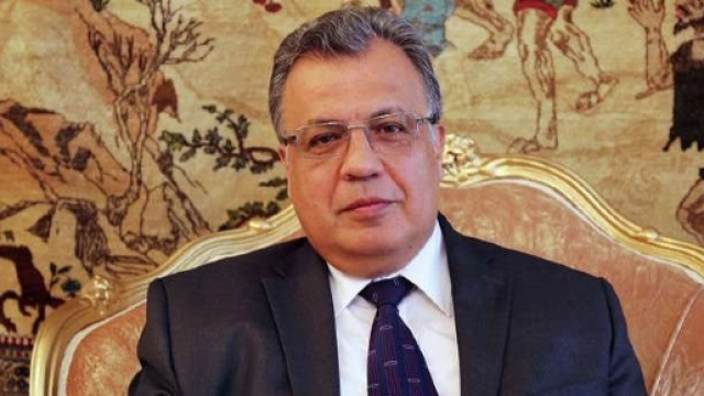 L'ambasciatore russo in Turchia, Andrey Karlov, ucciso in un attentato