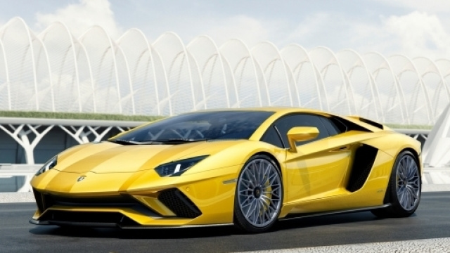 Lamborghini Aventador S, nuovo look e V12 da 740 CV (1/4).
