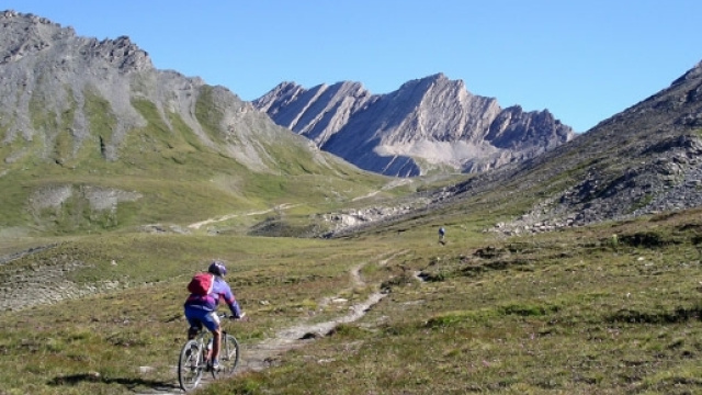 Nuovi percorsi Mountain bike cicloturistici intorno al monviso e valle po