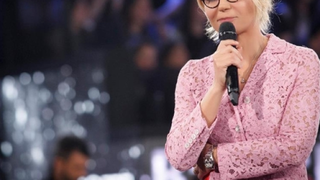 Sospeso Uomini e donne di Maria De Filippi