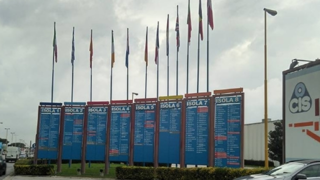 Ingreso del CIS di Nola il pi&ugrave; grande centro all'ingrosso d'Europa