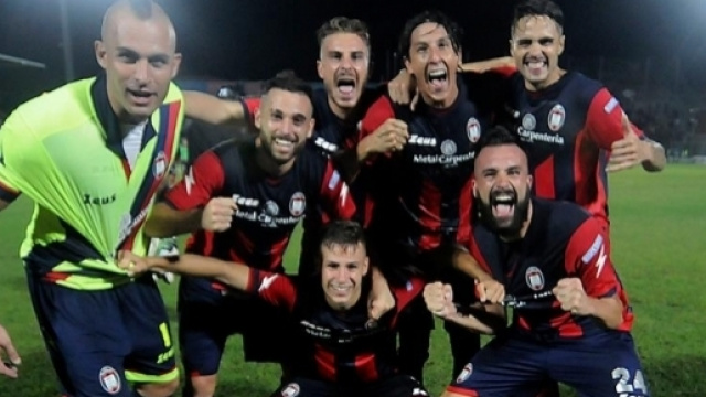 La squadra del Crotone - Foto: Ilcrotonese.it