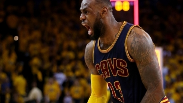 LeBron James trascina i Cavs alla vittoria - usatoday.com