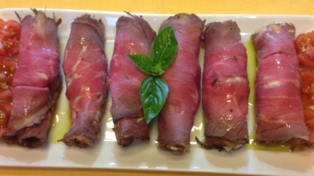INVOLTINI DI ROAST BEEF AL FORMAGGIO