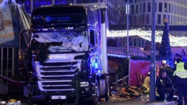 Strage Berlino, ricercato un ventiquattrenne della Tunisia da 4 anni in carcere in Italia