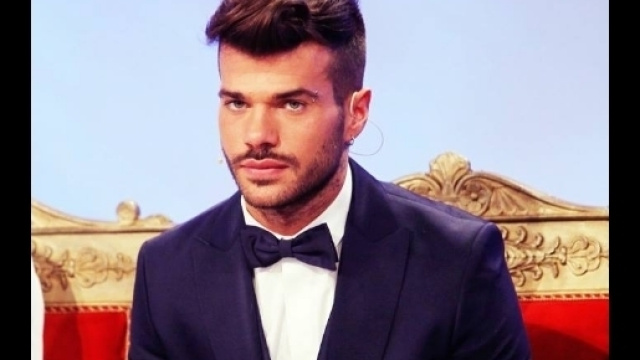 Gossip News Claudio Sona e il trono