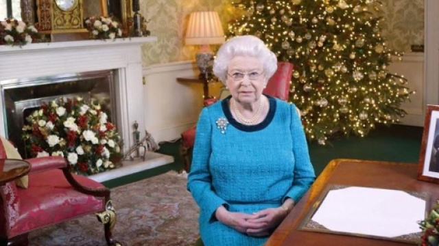 La Regina Elisabetta salta la messa di Natale, paura per la sua salute