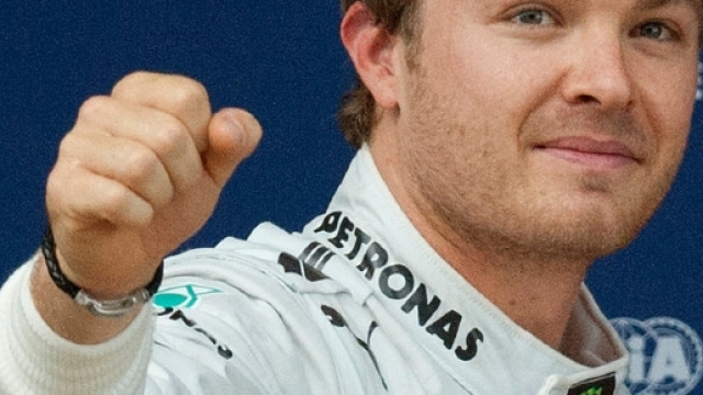 Rosberg soffia la pole a Hamilton. 3° Kimi, Vettel parte 7° - virgilio.it