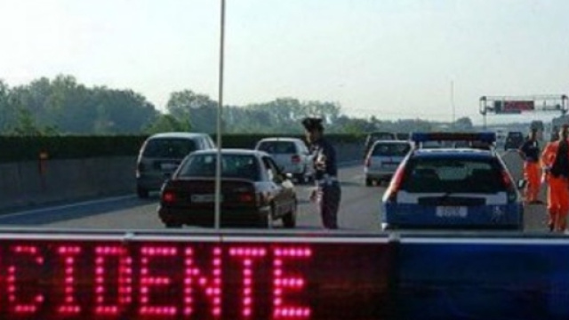 Spaventoso incidente sull'A3 Sa-RC: 5 i feriti