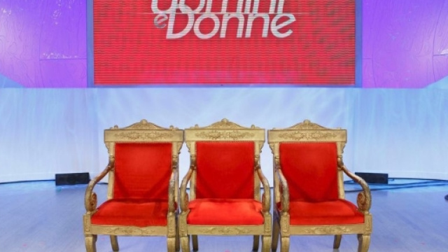 Uomini e Donne, casting gay: le info. | Velvet Gossip Italia - velvetgossip.it