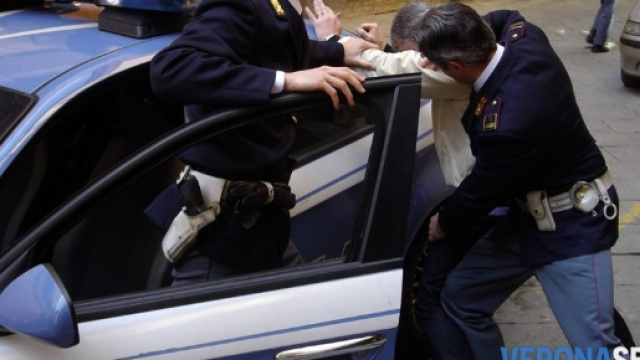 Agenti in un'operazione di Polizia