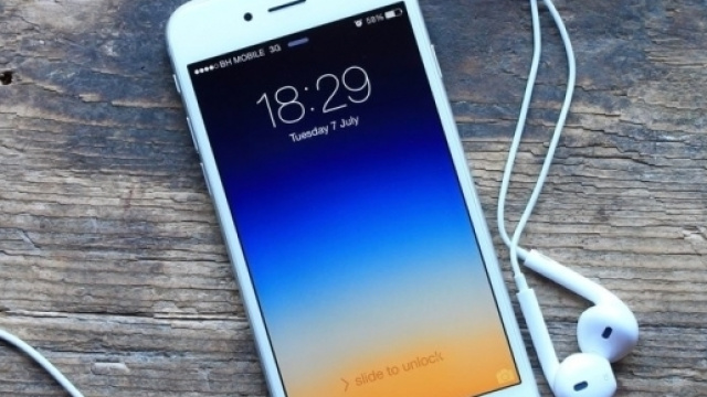 Apple iPhone 7 e Plus: i prezzi pi&ugrave; bassi a Natale