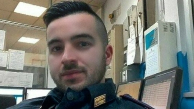 #LucaScat&agrave; &egrave; il giovane poliziotto italiano che ha ucciso #AnisAmri. #BlastingNews