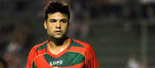 Jogador entrou em campo contra o Gr&ecirc;mio quando deveria cumprir mais um jogo de suspens&atilde;o