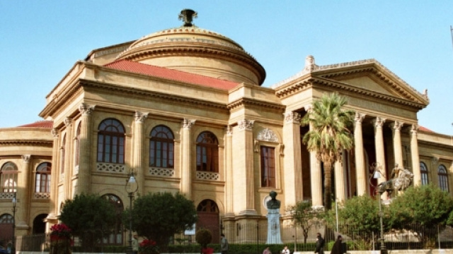 5 motivi per venire a Palermo nel periodo delle feste natalizie ... - mondellopalacehotel.it