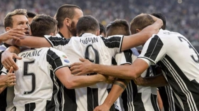 esultanza-juventus-sassuolo-2016-17 &ndash; Al Bar Sport - albarsport.com