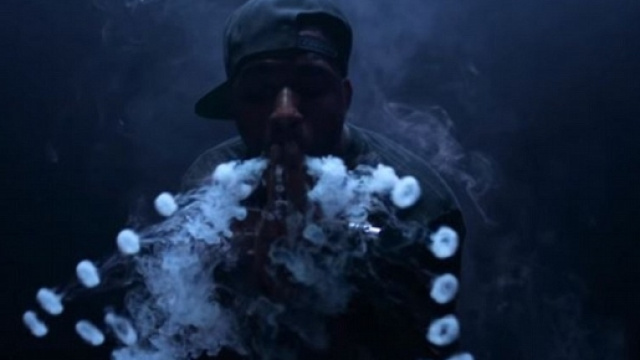 You Won't Believe the Shapes This Guy Makes With Vape Clouds ... - vaporvanity.com