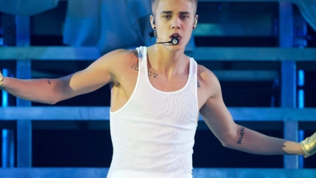 Justin Bieber e la sua vacanza con Kendall Jenner: c'&egrave; del tenero? - leonardo.it