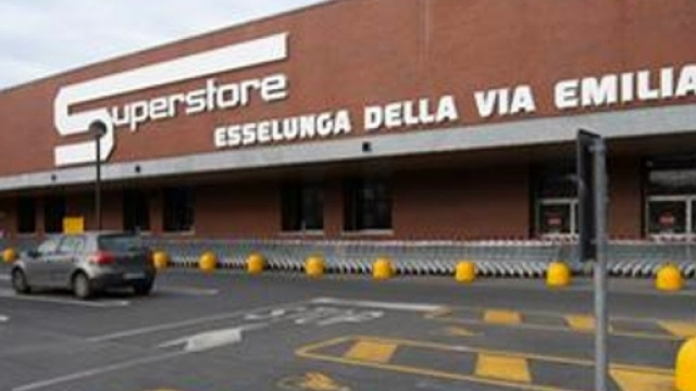 LAVORO IN ESSELUNGA, 2000 NUOVE ASSUNZIONI