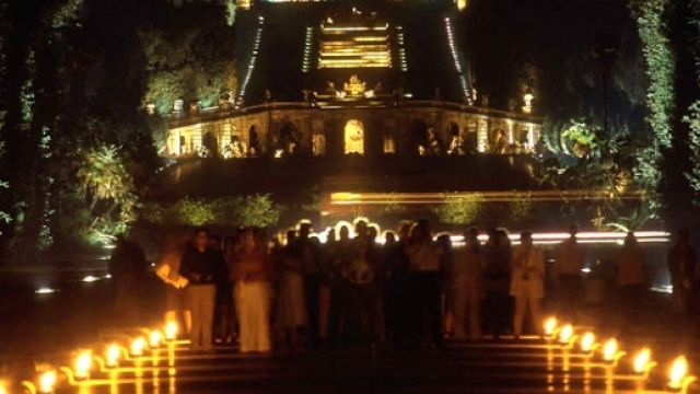 Giardino della Reggia di Caserta illuminato
