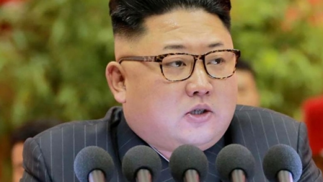 Il leader nord coreano durante la conferenza stampa di inizio anno.