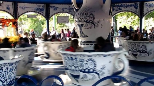 Incidente su una giostra a Gardaland, bimba di 6 anni in ospedale ... - lastampa.it