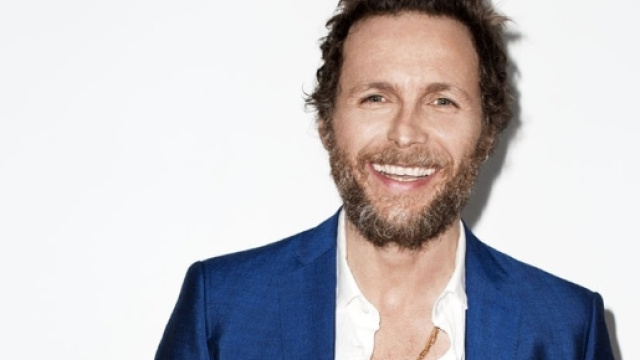 Lorenzo Jovanotti dona 15 quintali di crocchette al canile