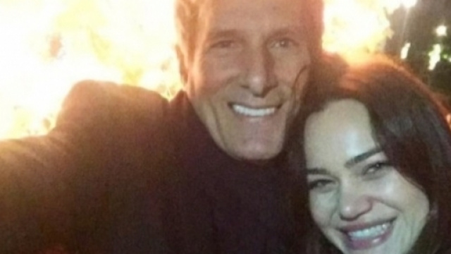 Romina Carrisi insieme ad un uomo misterioso.