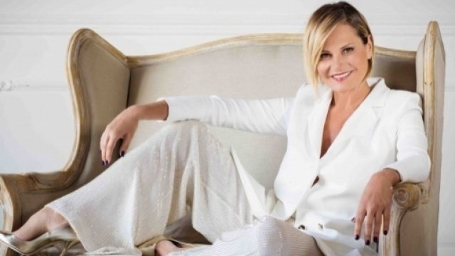 Tutta di bianco vestita, una Super Ventura per l'ultima puntata di Selfie