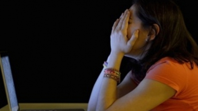 Voleva tentare il suicidio, ma &egrave; viva grazie al post su Facebook.