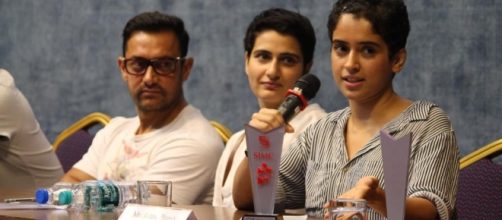 Aamir Khan pays surprise visit to the Silver Jubilee celebrations ... - blogtobollywood.com