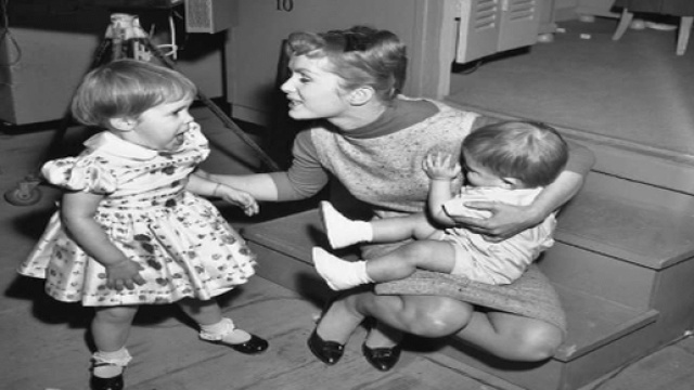 Debbie Reynolds con i suoi figli negli anni 1950