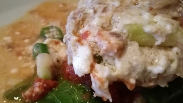 Filetti di sgombro con il formaggio fresco ed il gusto orientale