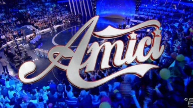 Replica Amici 16 del 3 dicembre
