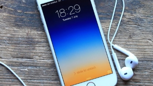 Apple iPhone 7 e Plus: i prezzi pi&ugrave; bassi a fine anno