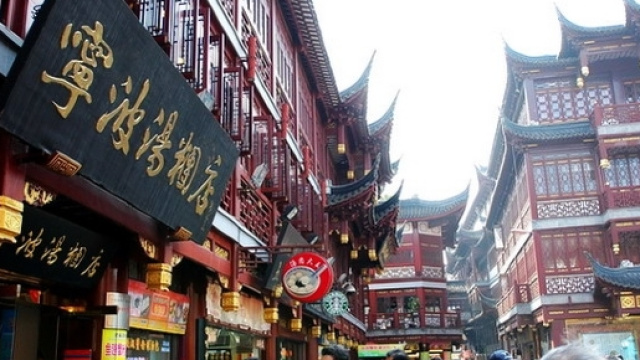 Cina, video 'piccante' trasmesso su display pubblico