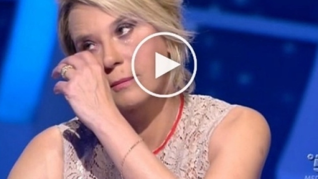 Lutto a Uomini e donne di Maria De Filippi