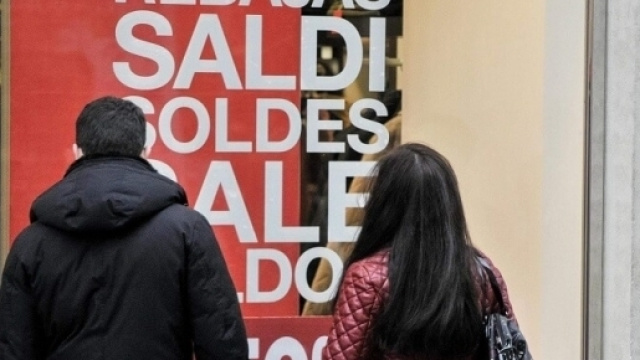 Saldi invernali a Milano: si parte il 5 gennaio 2017, regole antitruffa
