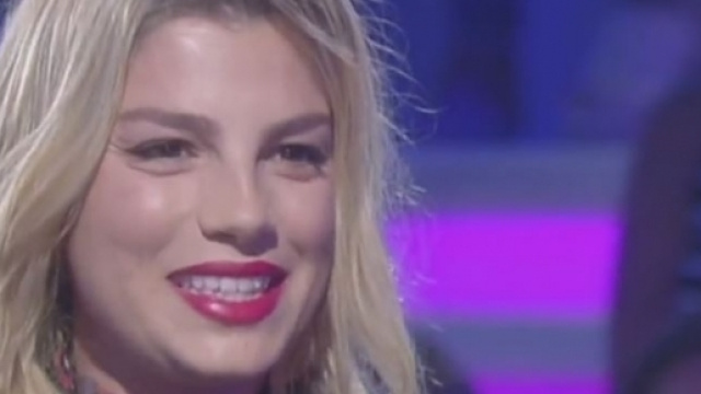 Gossip: Emma Marrone si racconta senza filtri a 'FanCaraoke'.