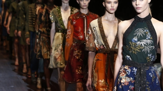 Conto alla rovescia per la Milano Fashion Week. Calendario sfilate ... - fortementein.com