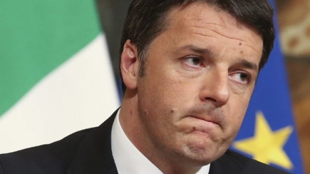 Mattarella dice no alle elezioni anticipate e s&igrave; ad un governo tecnico con Prodi e Alfano