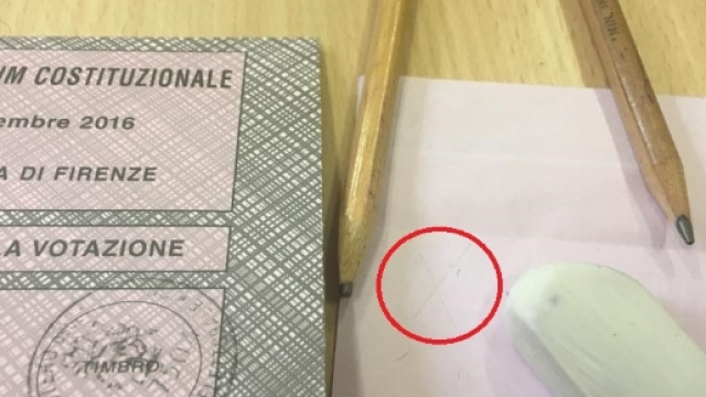 Referendum, il messaggio che invita a portarsi una gomma per ... - nextquotidiano.it