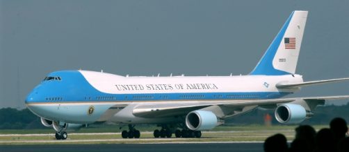 Air Force One courtesy skeeze, pixabay.com, creative commons license