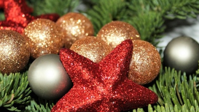 Addobbi natalizi 'fai da te' per casa e albero.