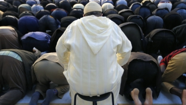 Fedeli mussulmani in preghiera - aljazeera.com