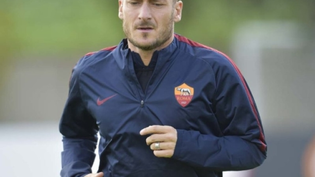 Totti dona parte del cachet del Grande Fratello Vip a un disabile