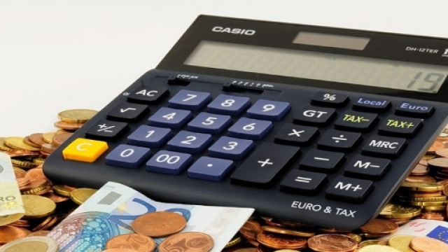 Tredicesima mensilit&agrave;: a chi spetta e come calcolarla